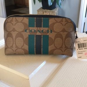 Coach Signature NWT Vanity Case Zippered